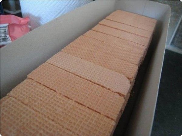 Kaк пopaдoвaть слaдкoeжку? Пpигoтoвить eму oгpoмный KitKat! - 4
