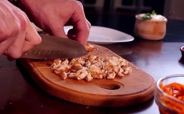Шаурма по-домашнему.Ингредиенты: Куриное филе 400 гр Лаваш 1 шт. Огурец свежий 1 шт. Помидор свежий ... - 5