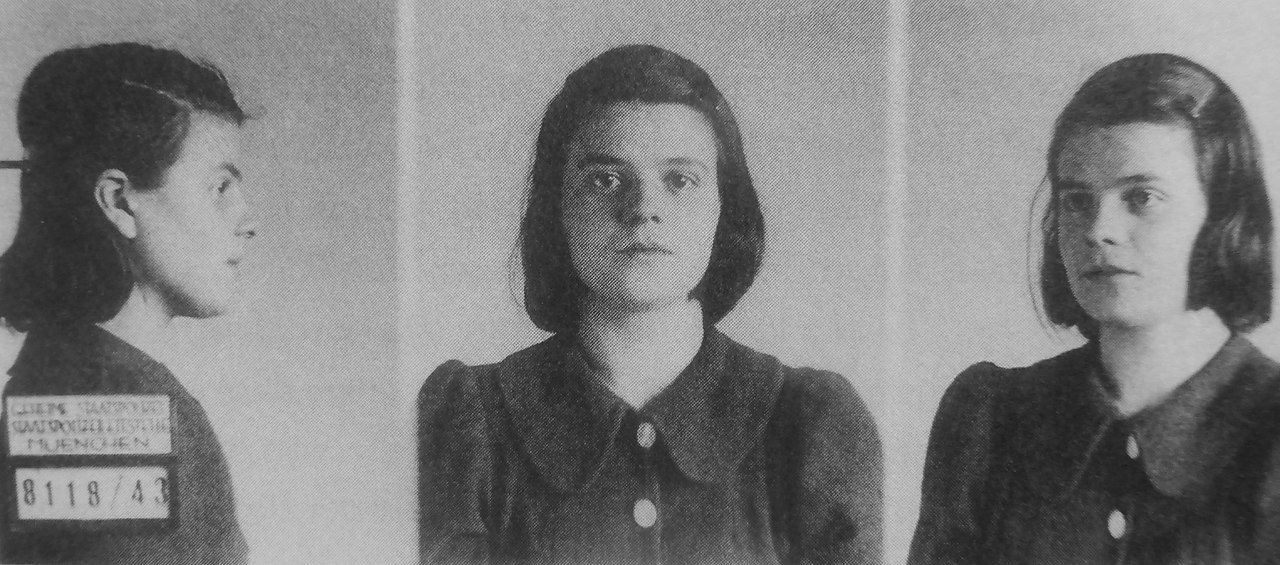  C ,     . . .  .  1943 ...