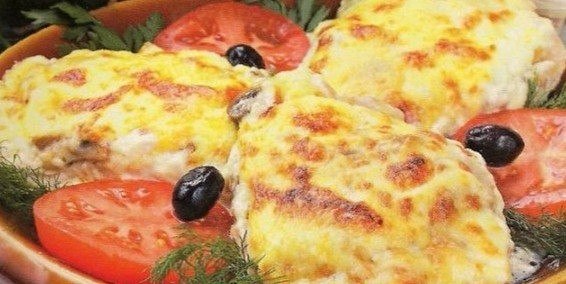 Куриная грудка под шубой. Очень вкусно и не сложно! . Итого на 100 грамм 86 ккал Б/Ж/У 14.8 / 2.2 / ...