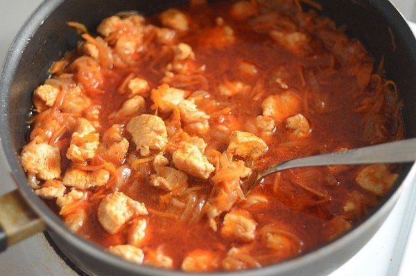 Гуляш из курицы.Гуляш из курицы просто великолепен если вы отдаете предпочтение диетическим ...