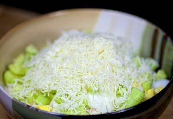 САЛАТ С МОРКОВЬЮ ПО-КОРЕЙСКИ.ИНГРЕДИЕНТЫ: 450 гр. курица (филе) 450 гр. морковь (по-корейски) 3 шт. ... - 5