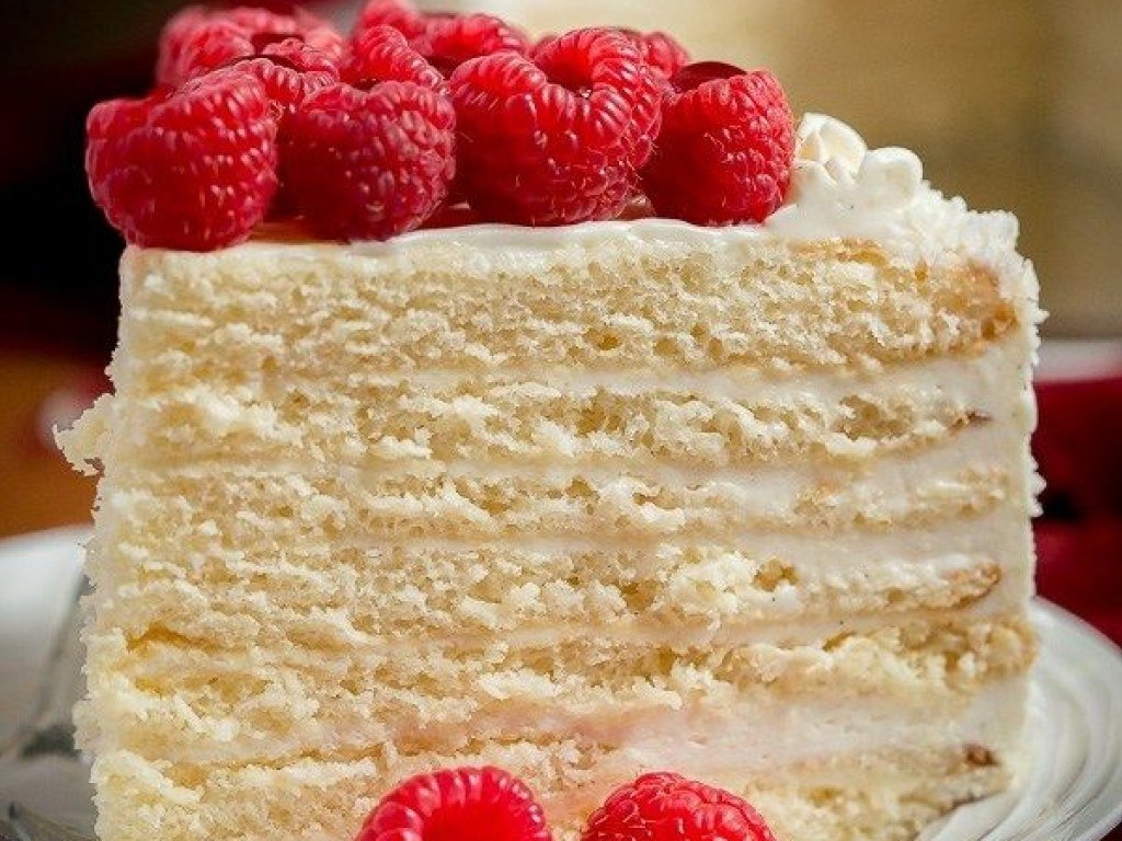 Вкусный торт со сгущенным молоком.Советуем испечь чрезвычайно нежный тортик, который совсем не ...