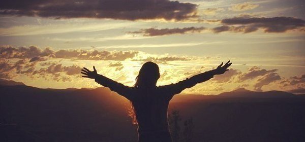 Делайте то, что заставляет вас чувствовать себя счастливыми. Будьте с теми, кто заставляет вас ...