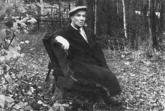 Во всем мне хочется дойти.До самой сути.В работе, в поисках пути,В сердечной смуте.До сущности ...
