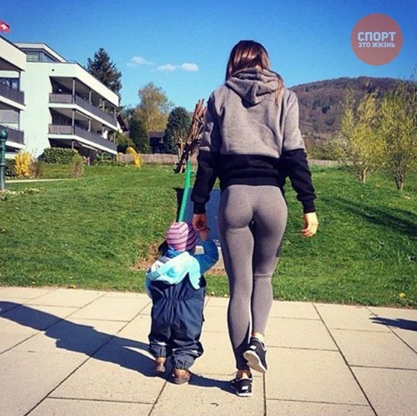 Спортивная мама и ребенку повезло