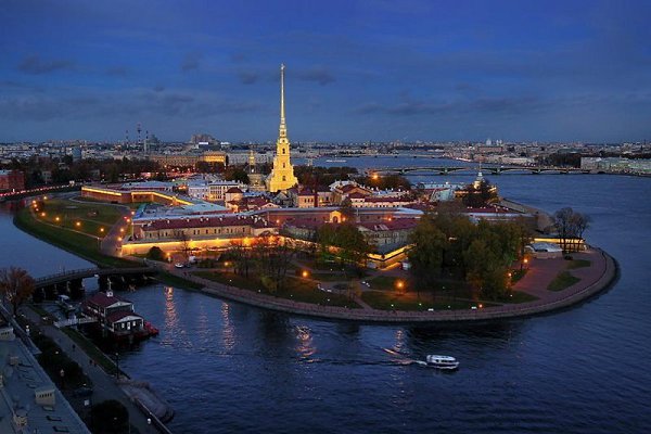 Петропавловская крепость – ядро города. Петропавловская крепость – центр города, его корень, его ...