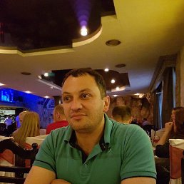 Robert, 38 , -