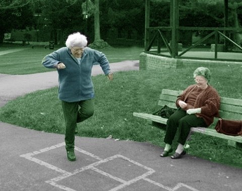 Чем старше я становлюсь, тем моложе и безшабашнее себя ощущаю… Чувствую, путной старухи из меня не ... - 4
