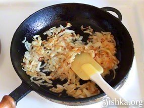 «Стожки» с куриным фаршем.Ингредиенты:Для 6-ти котлет:•500 г куриных грудок (2 средние грудки)•1 ... - 6
