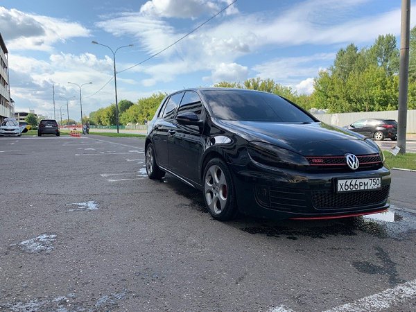 Volkswagen golf GTI 2009..: 112.000 2  : 465.000 - 8