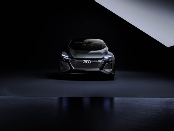 Audi показала AI:ME — концепт городского беспилотника с растениями в салоне и «скамейкой» вместо ...