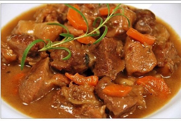 Домашний гуляш - пальчики оближешь.Ингредиенты: - мясо (говядина или свинина) - 500 г, - лук ... - 2