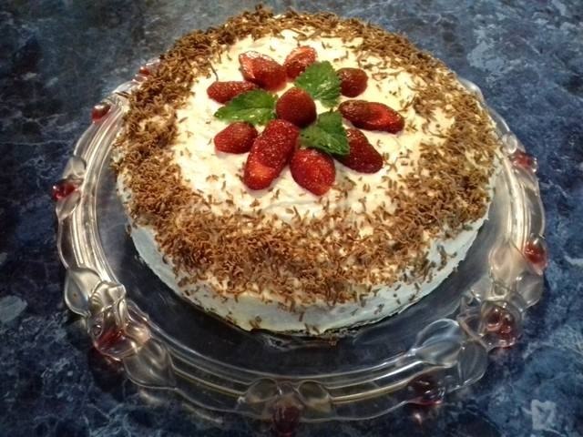 Такой торт можно готовить с ЛЮБЫМИ ягодами и фруктами . ВКУСНЯТИНА !!! Ингредиенты для теста : 5 ...
