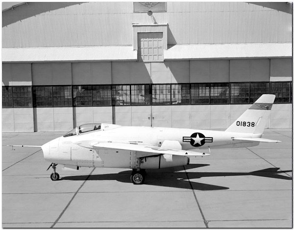 Белл Х-5.Итак, 20 июня 1951 года впервые взлетел американский экспериментальный реактивный самолёт ... - 4