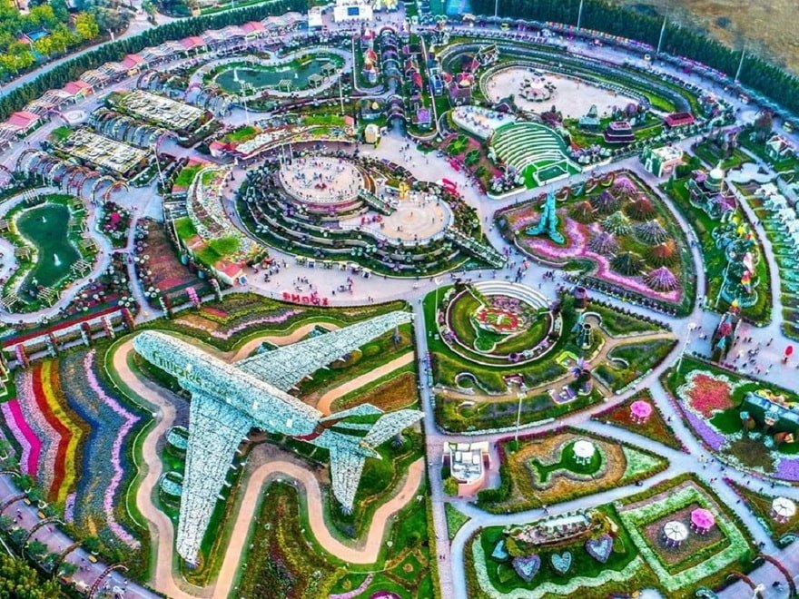     (Dubai Miracle Garden).  ? - 2