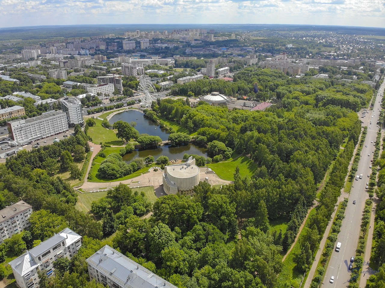 Парк кирова киров. Парк им. с. м. Кирова, Киров. Парк Кирова в Кирове. Парк у цирка Киров. Парк им Кирова город Киров.