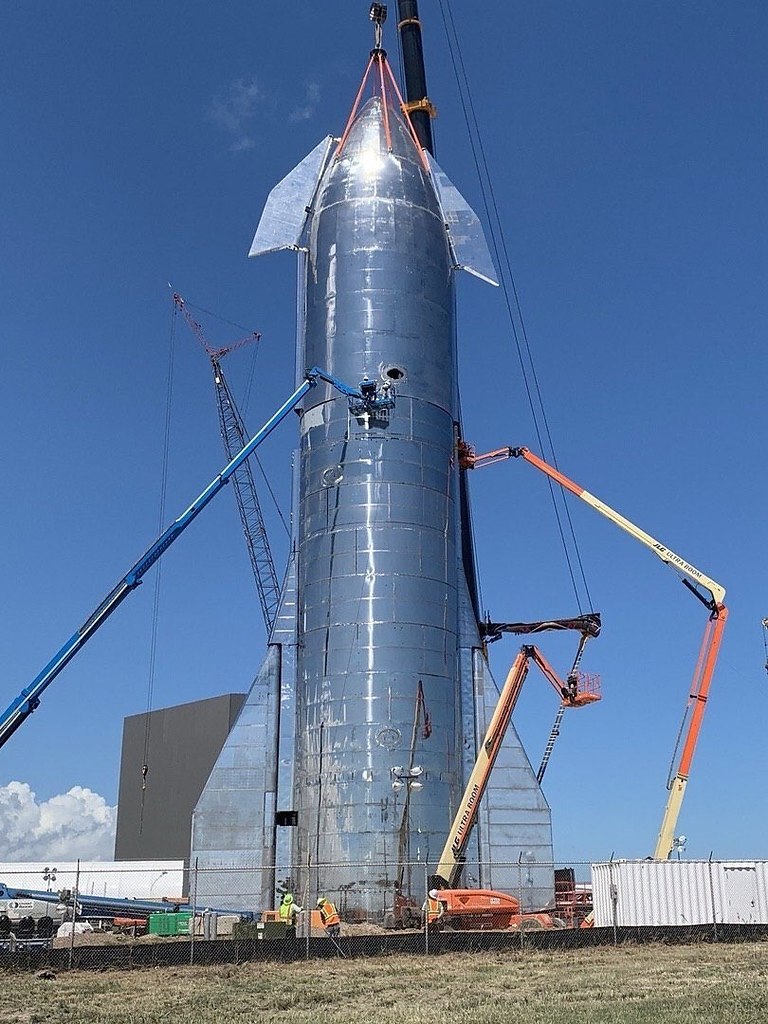    SpaceX     Starship: