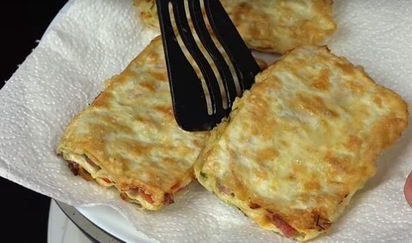Вкусная закуска из лаваша.Сохрани рецепт этой божественной вкуснятины!Ингредиенты:Тонкий лаваш — 1 ... - 10