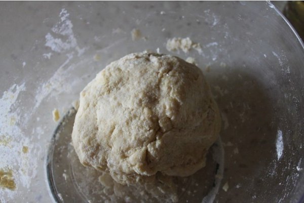 Сливовый пирог с безе. Пирог получился невероятно вкусный и такой сочный. У меня были твердые сливы, ... - 3