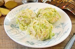 Куриные фрикадельки с капустой и сыром фета.Сохрани и приготовь Ингредиенты:Фета — 300 гФарш куриный ...