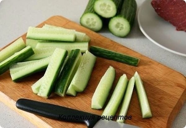 #закуска.2 тонких длинных огурца400 гр. (или немного меньше) мяса говядины1 средняя луковица1 ... - 2