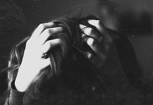 ты можешь её обнимать как меня, так же нежно.и гнать по шоссе больше ста, безмятежноты можешь любить ...