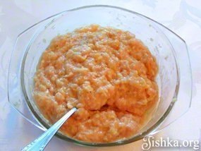 «Стожки» с куриным фаршем.Ингредиенты:Для 6-ти котлет:•500 г куриных грудок (2 средние грудки)•1 ... - 4
