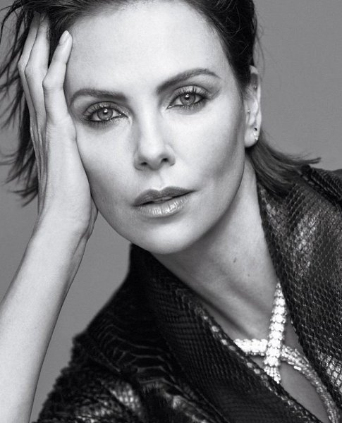 Шарлиз восхищает.Фотосессия для июньского выпуска Marie Claire #настроение@ican - 6
