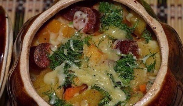 Горшочки с охотничьми колбасками- сытно и вкусно.Ингредиенты:На 4 горшочка:картофель – 1 ... - 2