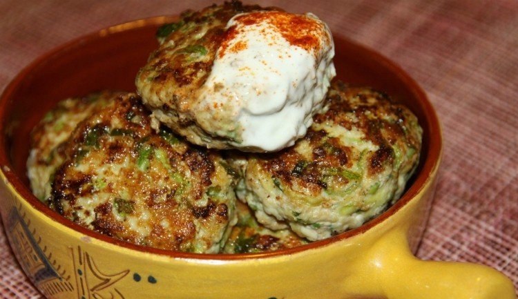 Такую вкусноту из кабачка ты вряд ли когда-либо пробовал! Пышные котлетки прямо к ужину. Кабачок не ...