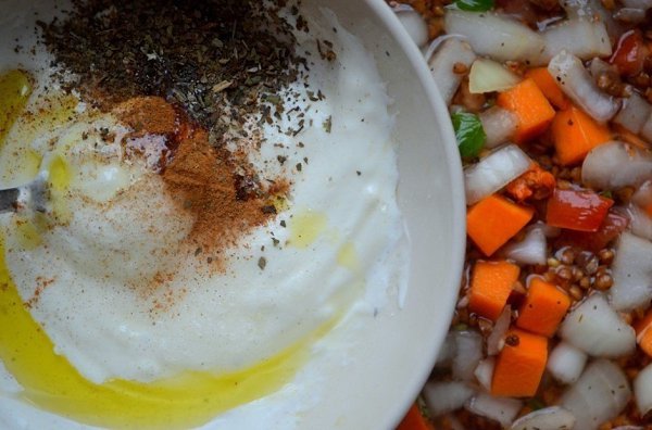 Запеченная гречневая каша с курицей и тыквой.Ингредиенты:Крупа гречневая — 150 гТыква — 150 гФиле ... - 4