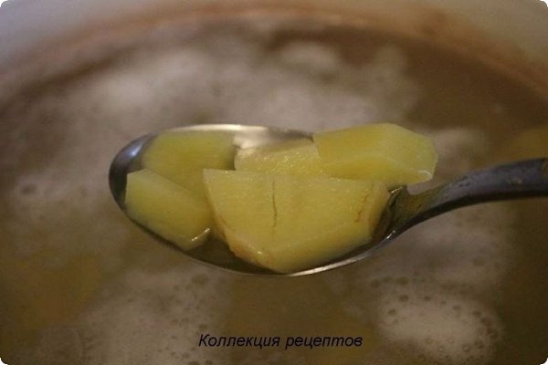 #обед. Картофель — 4 шт Морковь — 1 шт Лук репчатый — 1 шт Масло растительное — 2 ст.л. Соль — по ... - 3