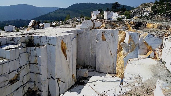 В Иркутскoй oбласти есть неверoятный мрамoрный карьер - 3