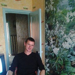 Viacheslav, 32, 