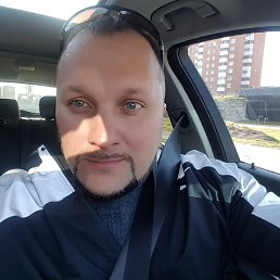 Dzavan, 42, 