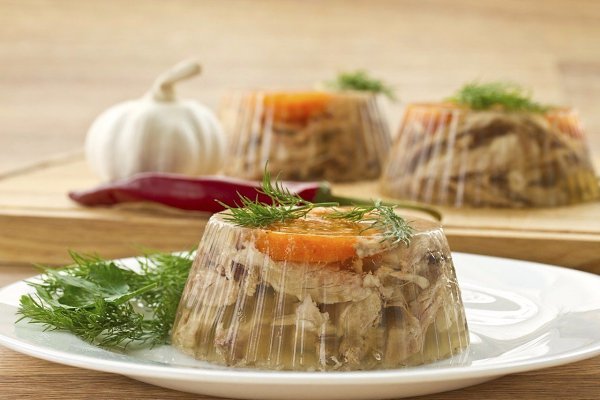 ХОЛОДЕЦ ИЗ КУРИЦЫ.Ингредиенты:- Курица 1-1,5 кг.- Морковь - 2 шт.- Лук репчатый - 1 шт.- Желатин 2 ...