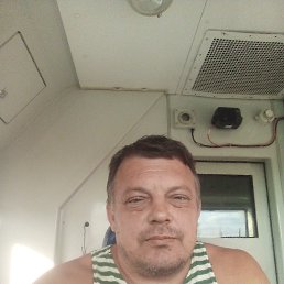 Sergei, 46, 