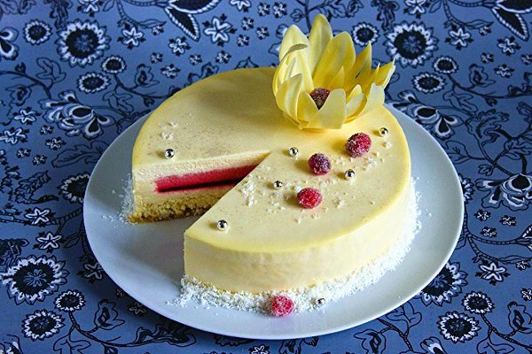 ТОРТ КЛЮКВА-КОКОС. Ингредиенты: Для бисквита: - 40 г желтков - 100 г яиц - 80 г сахара - 67 белков - ...