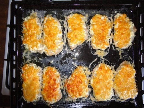 Мясо по-французски в духовке.Ингредиенты:мясо – 500 гр. (я беру свиную вырезку – аккуратненький ... - 7