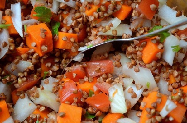 Запеченная гречневая каша с курицей и тыквой.Ингредиенты:Крупа гречневая — 150 гТыква — 150 гФиле ... - 2