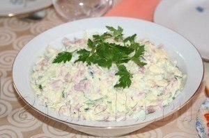 Салат «Неженка».Вкусный праздничный салатик, нежный, но пикантный за счет чесночка.Ингредиенты:400 ... - 6