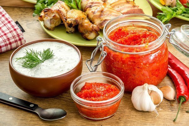 8 рецептов умопомрачительных соусов! 1. Абхазская жгучая аджика. Аджика, в переводе с абхазского, ...