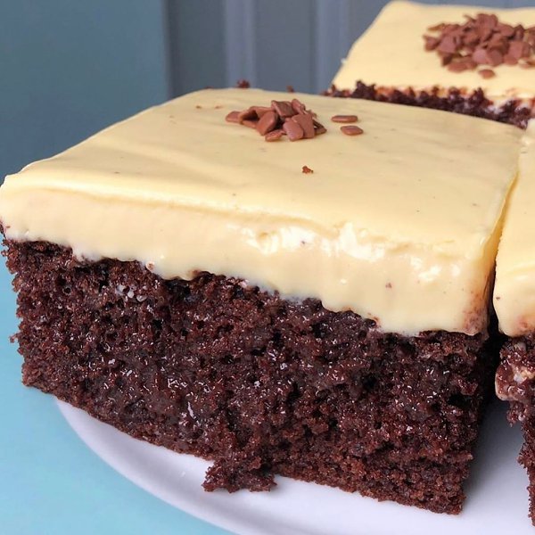 Рецепт мокрого шоколадного пирога с муссом из сока маракуйи. 1. 4 яйца 2. 1 стакан подсластителя или ...