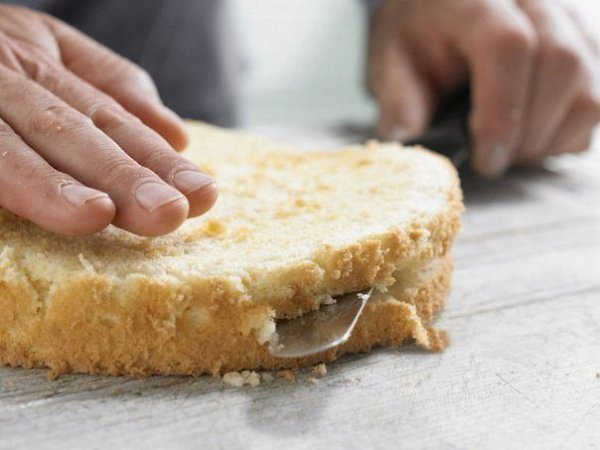 Карамельный торт. Ингредиенты на 8 порций: Мука пшеничная высшего сорта - 75 гр Миндальная стружка - ... - 3