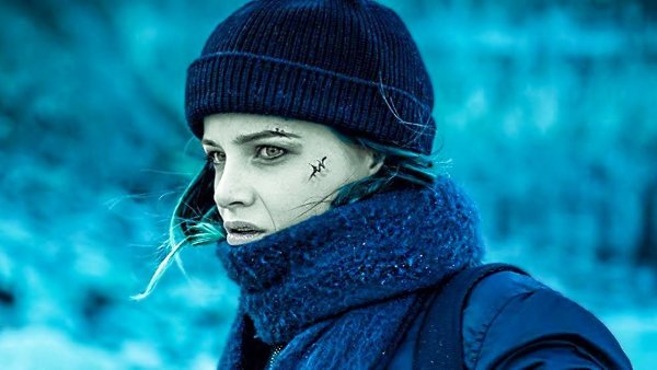 Звонок мертвецу (2019).Жанр: ужасы, боевик, триллер, криминал, детективСудмедэксперт Пауль Херцфельд ... - 3