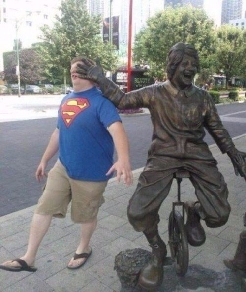 Фотографируйтесь с памятниками правильно! - 2