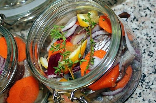 Селёдка по-голландски - вкусно нереально! на 100 грамм - 105.39 ккал Б/Ж/У - 9.29/5.8/4.18 ...