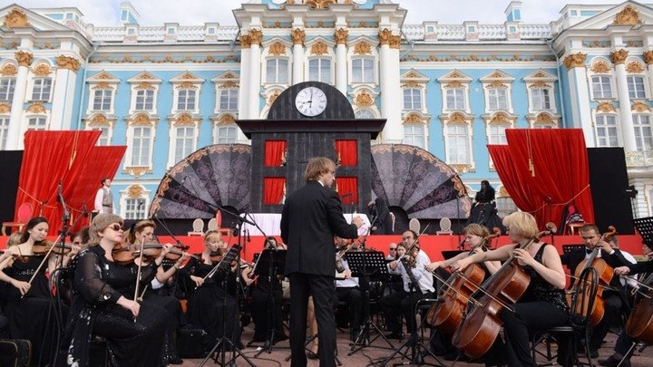 Шедевры оперной классики покажут под открытым небом в августе. Традиционный фестиваль «Опера — всем» ...