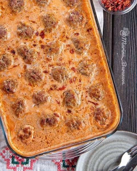 Мясные шарики в томатно-сметанном соусе.Ингредиенты:Мясо (голень индейки) — 800 гЛук репчатый — 1 ... - 2